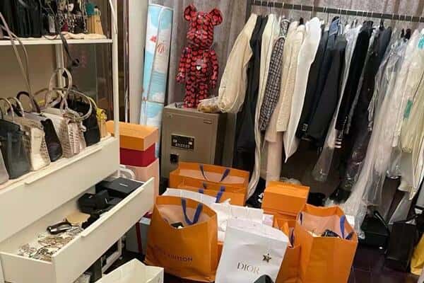 文山麻栗坡县回收一线品牌衣服